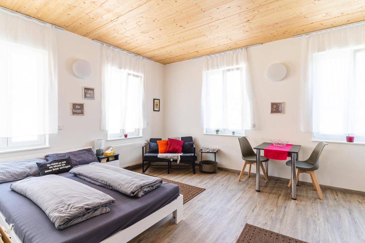 Tagblatts 2-Zimmer Business Apartment ทุทลิงเงน ภายนอก รูปภาพ