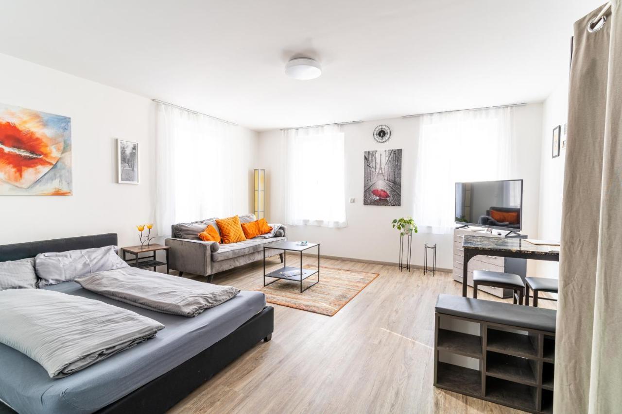 Tagblatts 2-Zimmer Business Apartment ทุทลิงเงน ภายนอก รูปภาพ